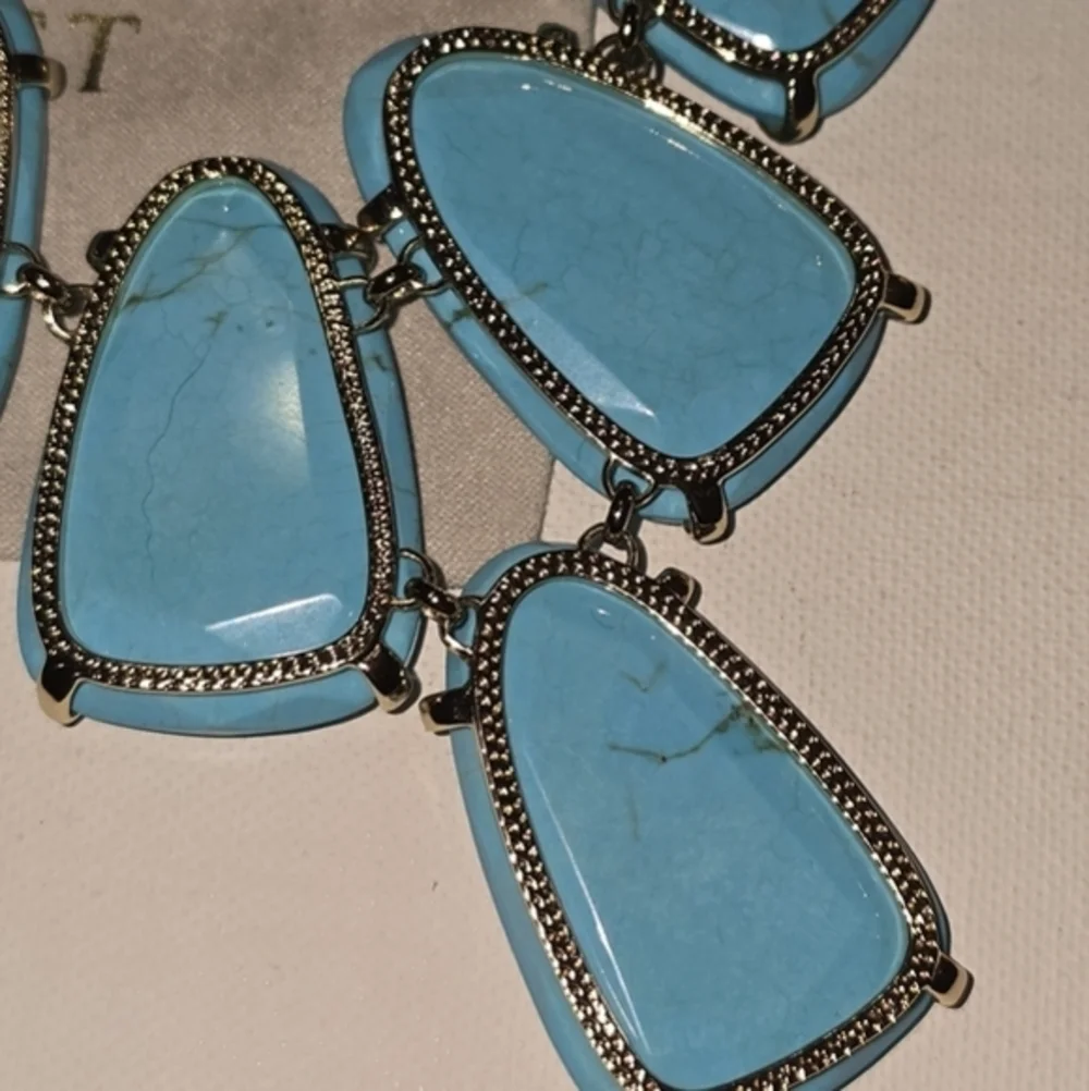 Kendra‎ Scott Harlow statement necklace in Variegated Turquoise Magnesite???